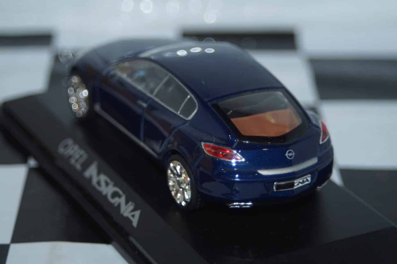 Norev opel insignia blue 1:43rd ref 360010