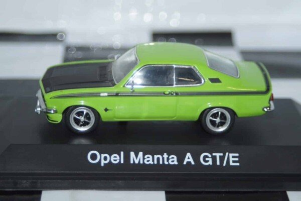 Schuco opel manta a gt/e 1:43,ref 02526