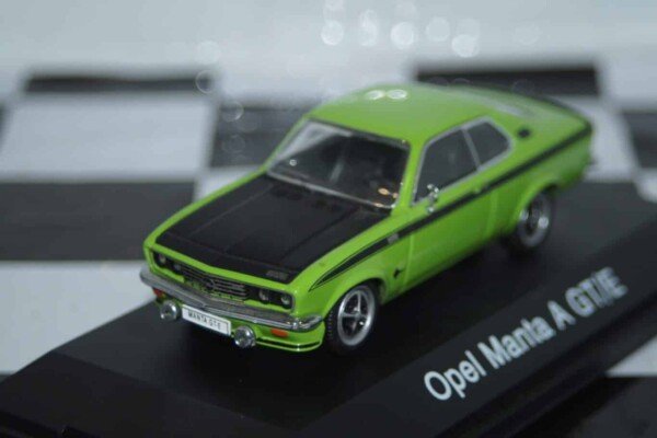 Schuco opel manta a gt/e 1:43,ref 02526