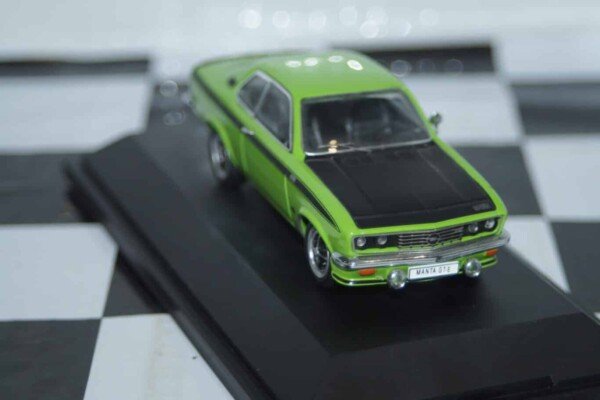 Schuco opel manta a gt/e 1:43,ref 02526
