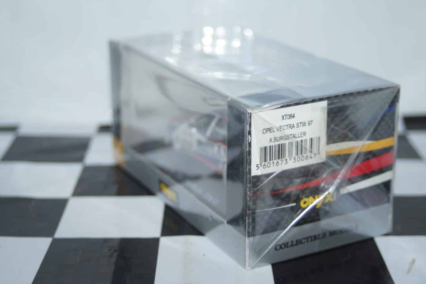 Onyx opel vectra stw 1997 a.burgstaller 1:43 scale xt064