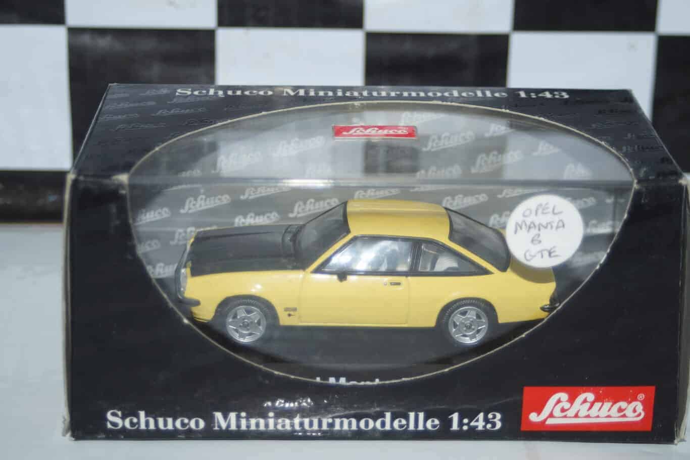 Schuco opel manta b gt/e 1:43 ref 02761