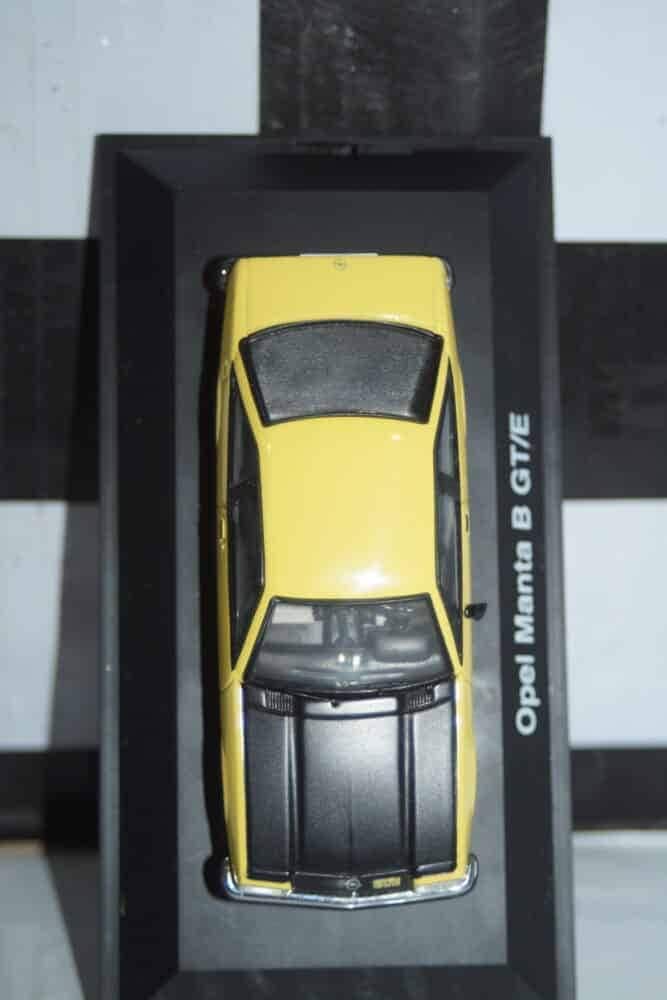 Schuco opel manta b gt/e 1:43 ref 02761