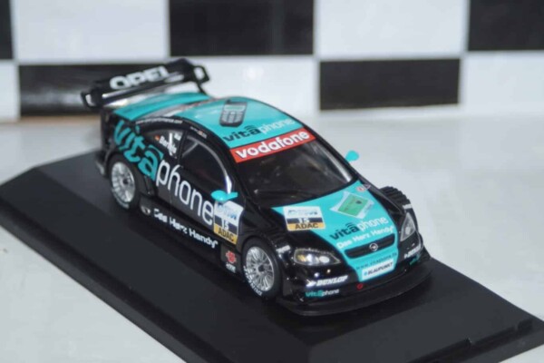 Schuco opel astra v8 coupe 2002 #15 m.bartels (signed) 1:43 ref 04804