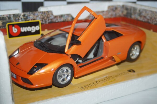 Burago lamborghini huracan lp 610-4 in green 1:18 scale ref 11038
