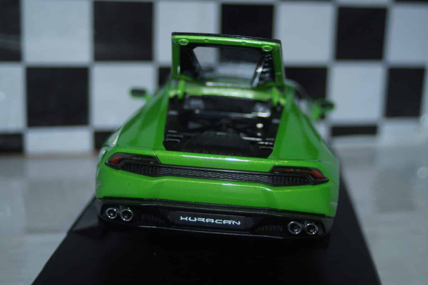 Nex welly lamborghini huracan lp 610-4 1:18 scale ref 18049w