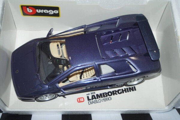 Burago lamborghini diablo 1990 metallic blue/grey 1:18 scale ref 3028