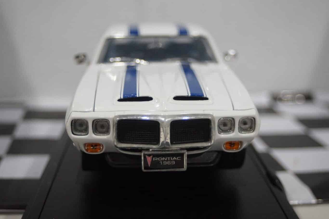 Road signature 1969 pontiac firebird trans am ref 92368 1:18th