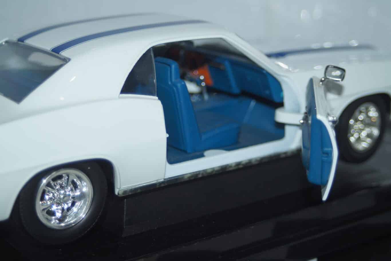 Road signature 1969 pontiac firebird trans am ref 92368 1:18th