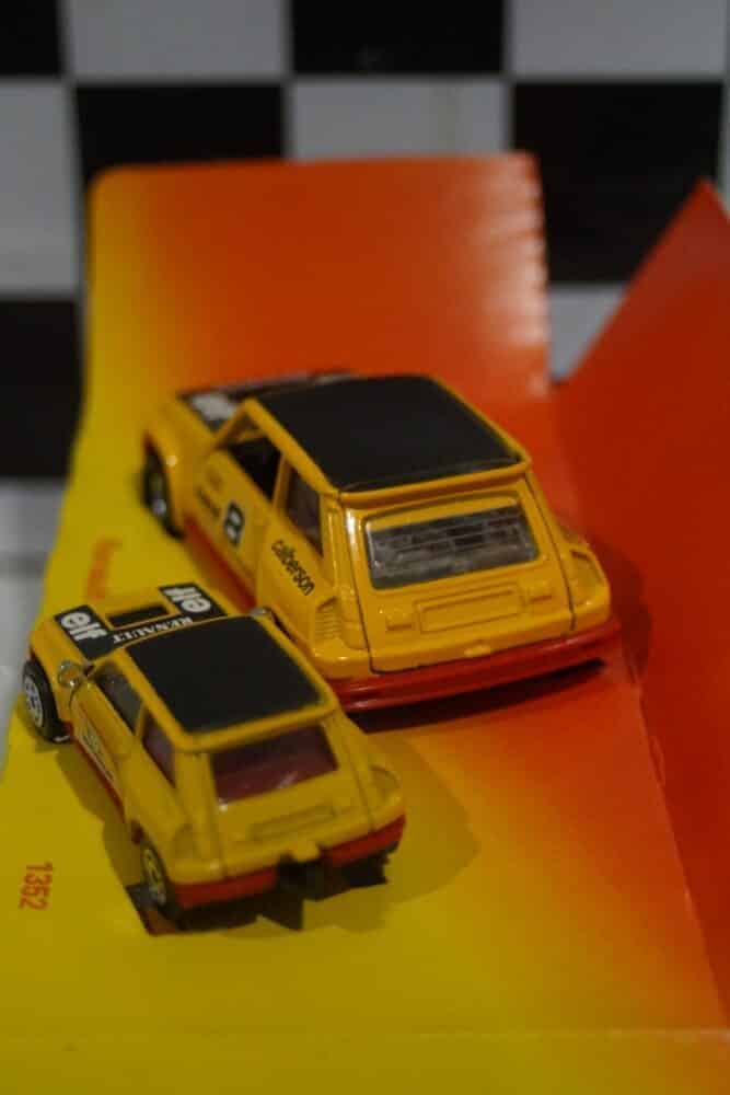 Corgi mazda (pick up) blue 1:36th ref 495