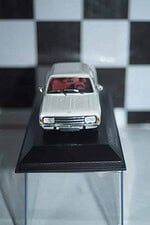 Minichamps opel / vauxhall rekord c white 1966 430 046105