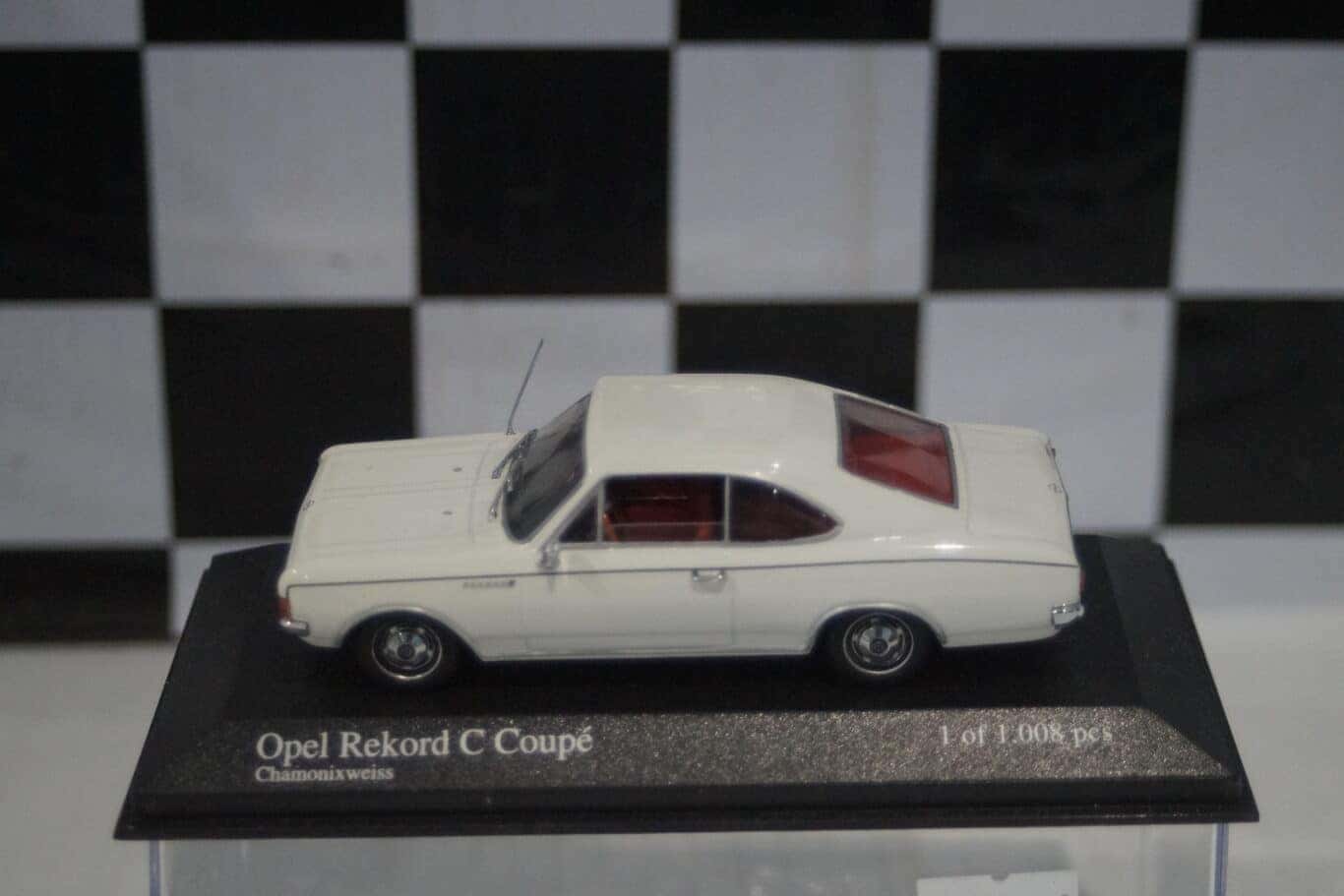 Minichamps opel / vauxhall rekord c coupe yellow 1966 430 046125
