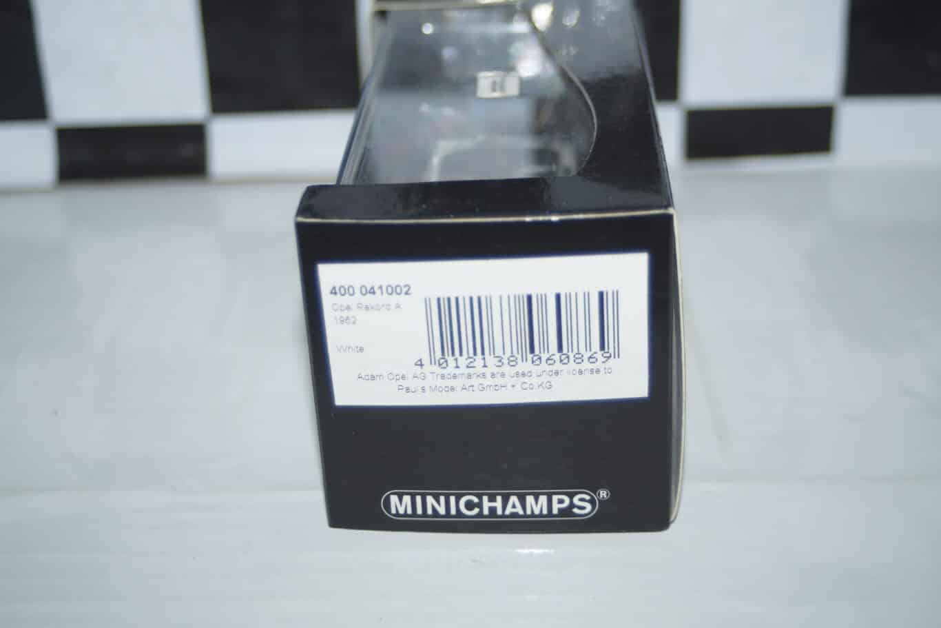 Minichamps opel / vauxhall rekord a white 1962 430 041002