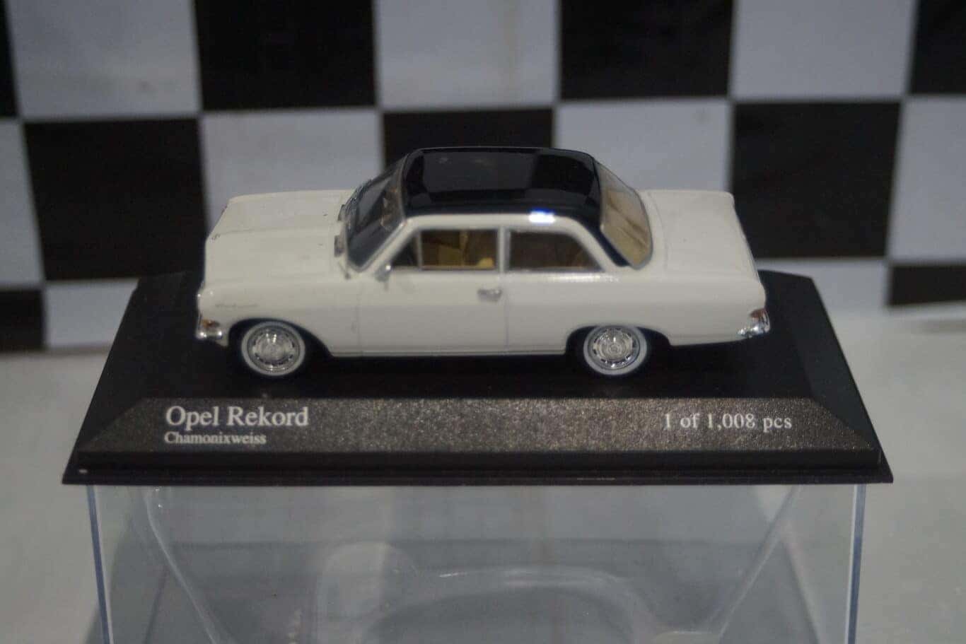 Minichamps opel / vauxhall rekord a white 1962 430 041002
