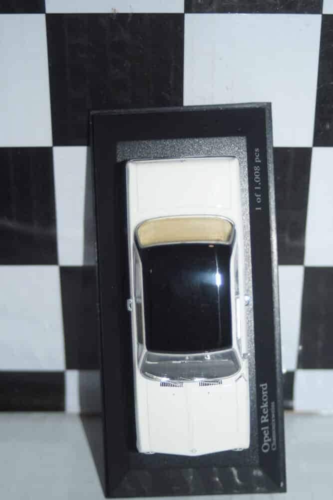 Minichamps opel / vauxhall rekord a red 1962 430 041022