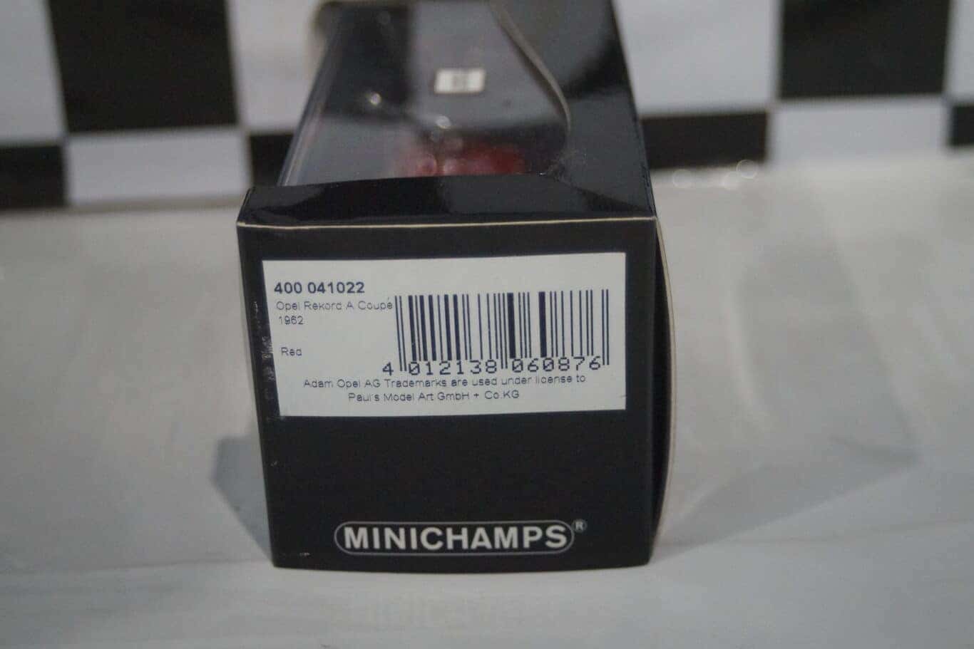 Minichamps opel / vauxhall rekord a red 1962 430 041022
