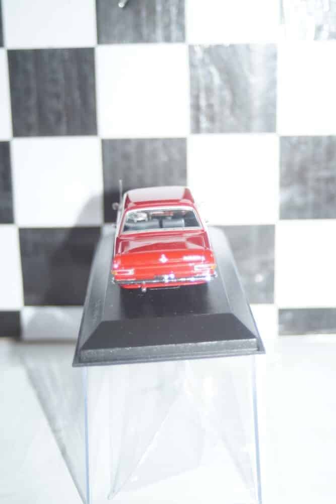 Minichamps opel / vauxhall rekord a red 1962 430 041022