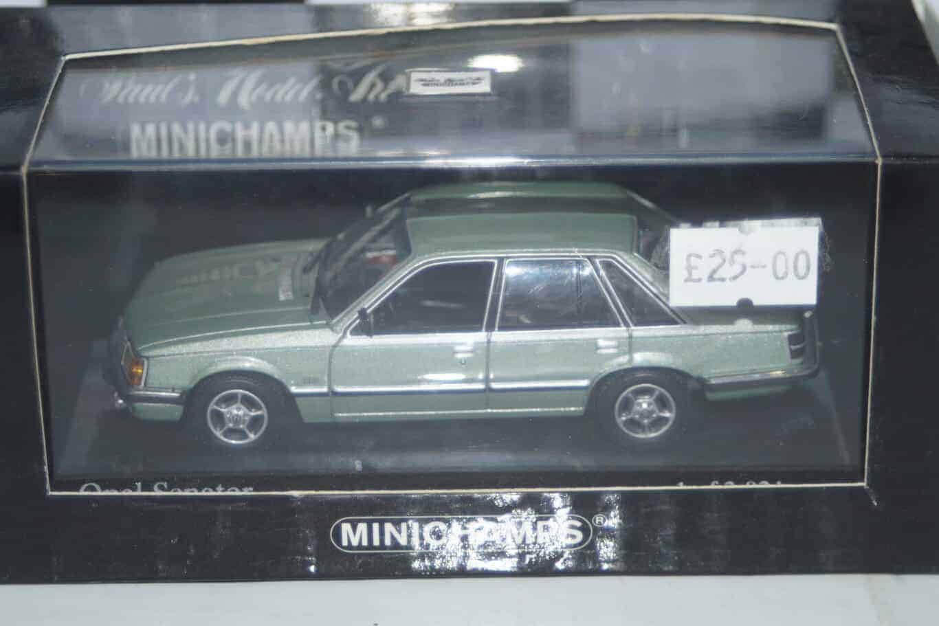 Minichamps opel kapitan 1959 in blue / white 430 040005