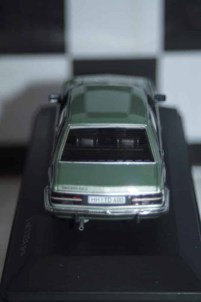 Minichamps opel kapitan 1959 in blue / white 430 040005