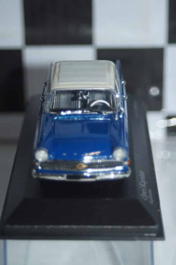 Minichamps opel kapitan 1959-1963 in black 1:43 430 040000