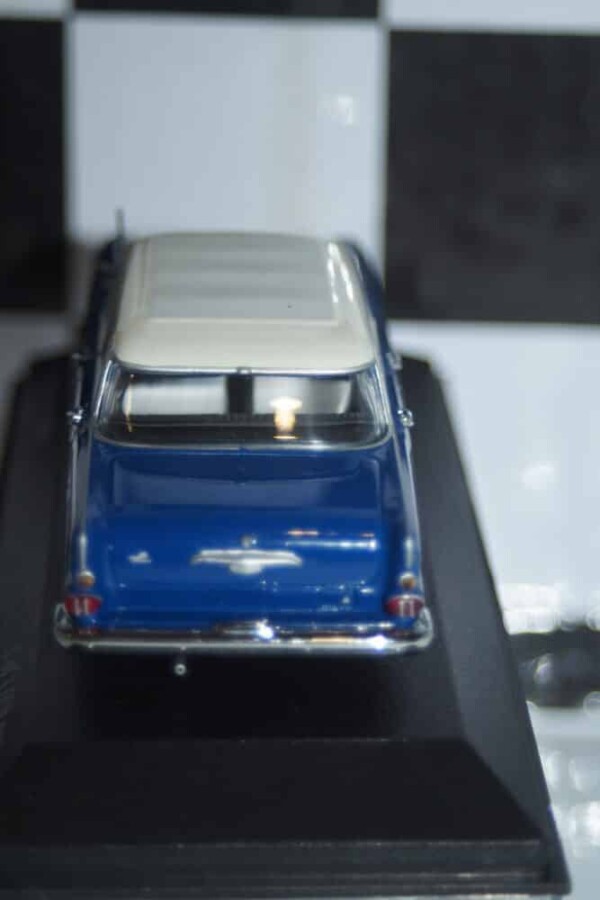 Minichamps opel kapitan 1959-1963 in black 1:43 430 040000
