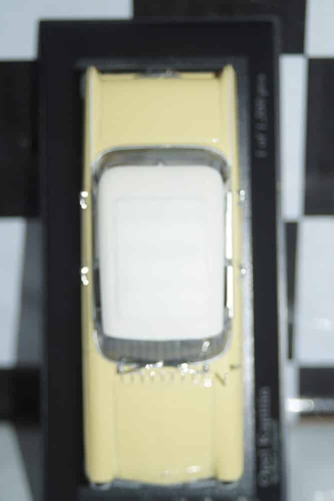 Minichamps opel kapitan 1959 in yellow / white 430 040006