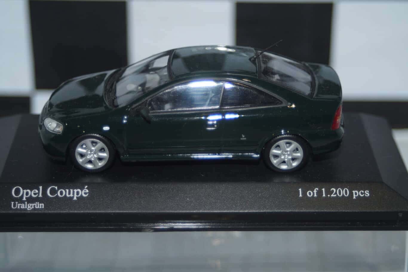 Minichamps opel astra cabrio 2000 red 430 049131