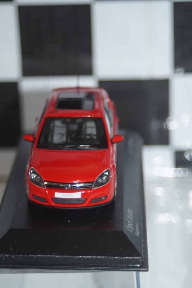 Minichamps opel astra gtc silver 1#91631731799105 in 1/43rd