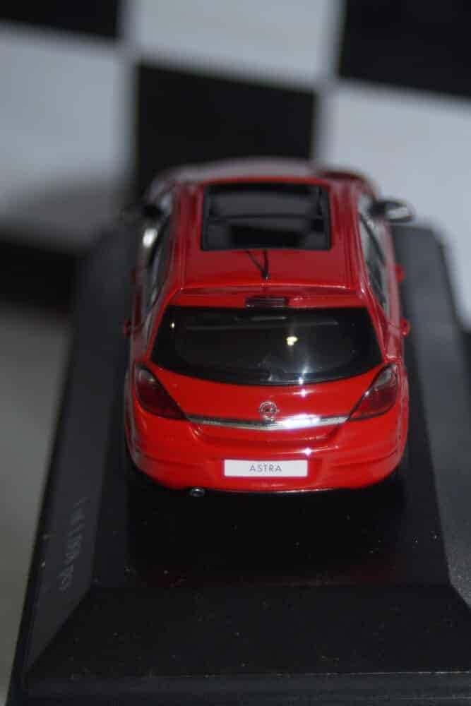 Minichamps opel astra gtc silver 1#91631731799105 in 1/43rd