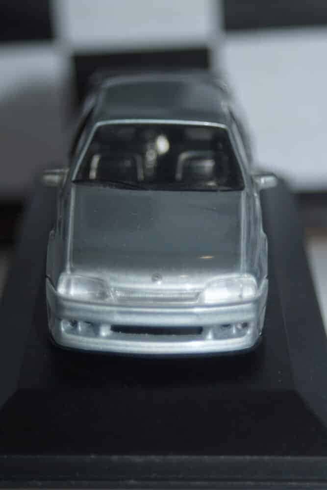 Minichamps opel omega evolution 500 red in 1:43 (wrong box)