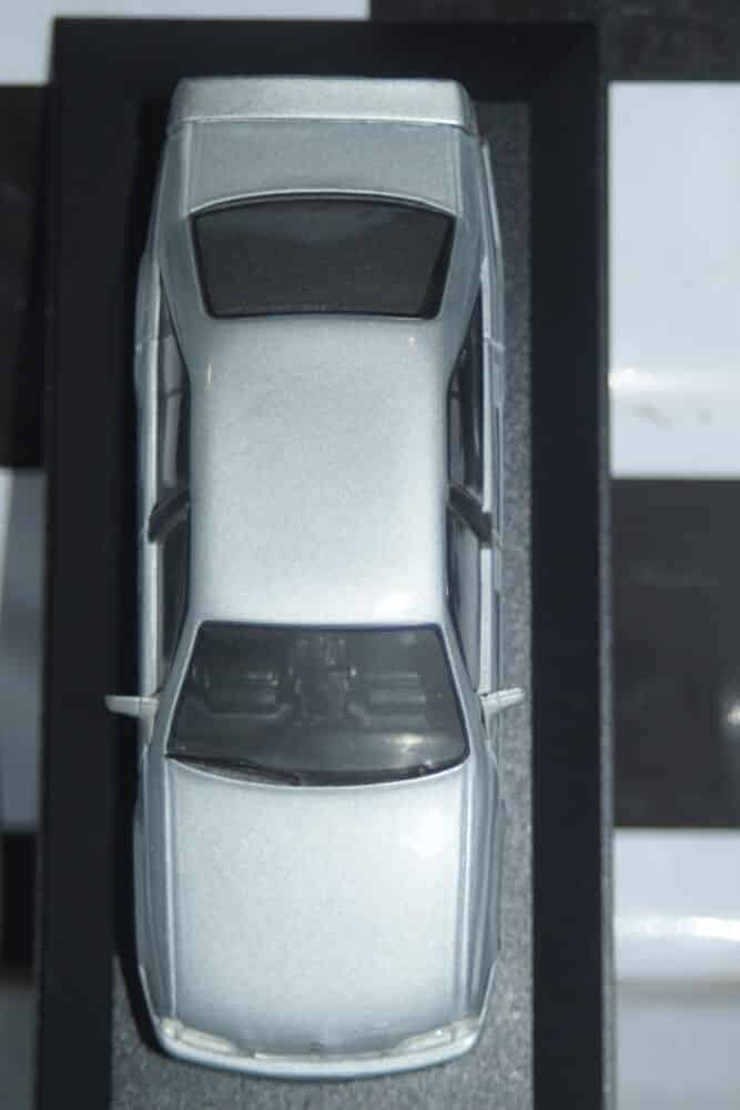 Minichamps opel omega evolution 500 red in 1:43 (wrong box)
