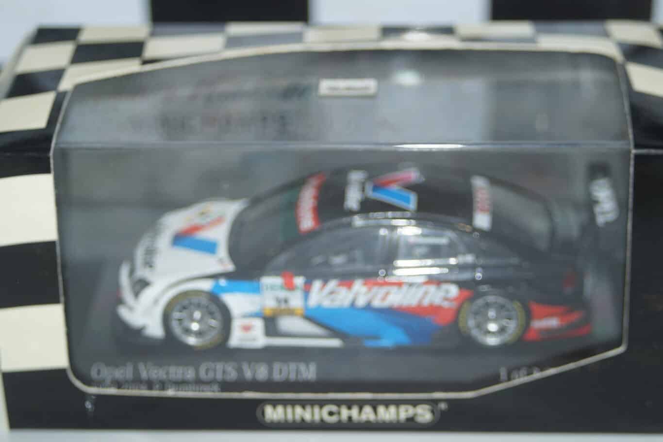 Minichamps opel vectra gts v8 dtm 2004 l.aiello 400 044404