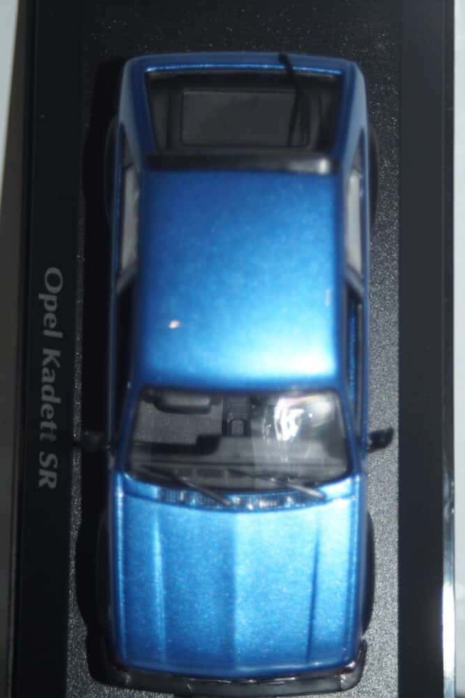 Maxichamps opel kadett sr astra mk1 1982 blue  1:43 940 044120