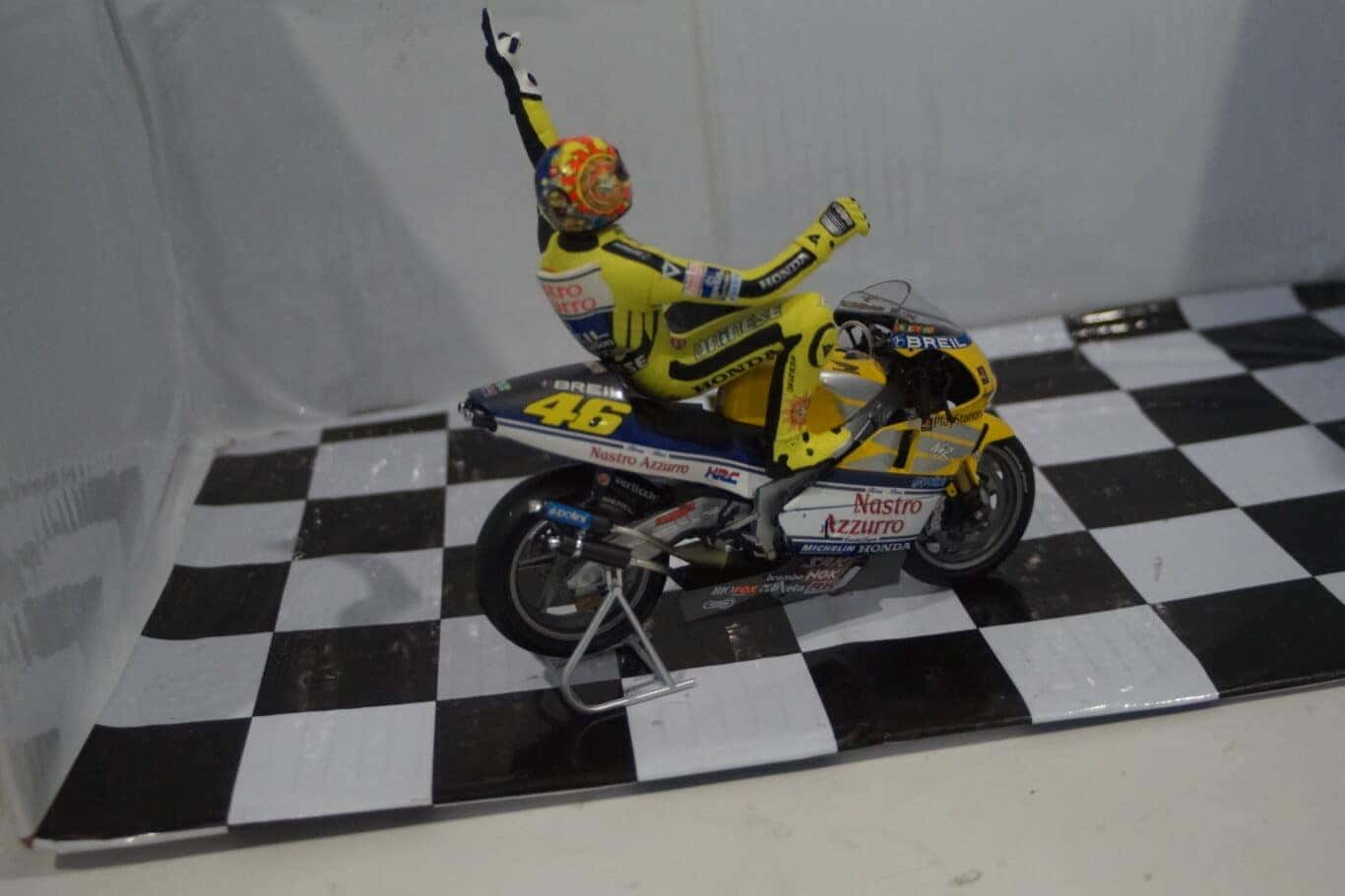 Minichamps honda nsr 500 rossi gp donington 2000 1:12th 122 006196