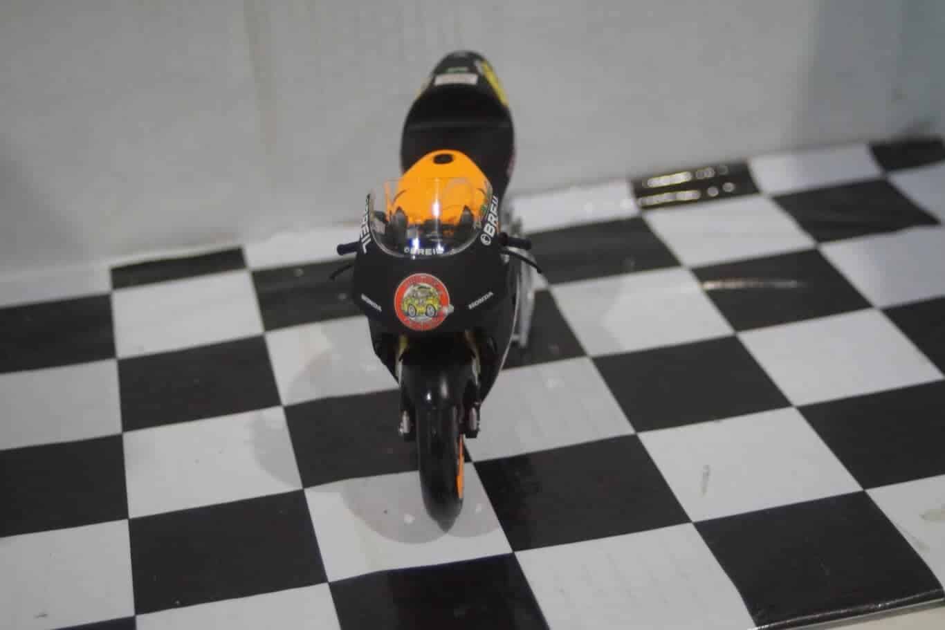 Minichamps honda nsr 500 rossi test bike 2000 1:12th 122 006186