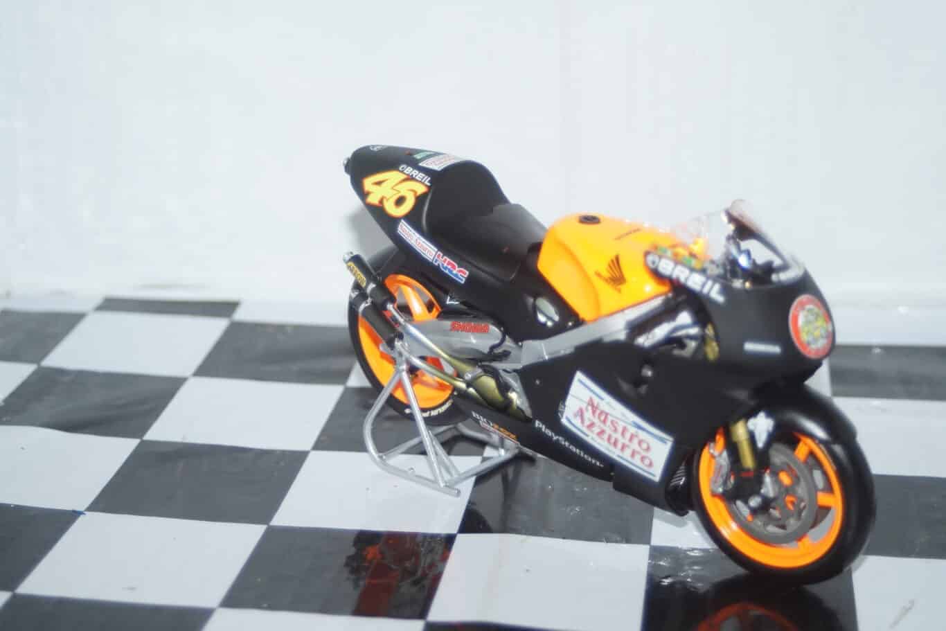 Minichamps honda nsr 500 rossi test bike 2000 1:12th 122 006186