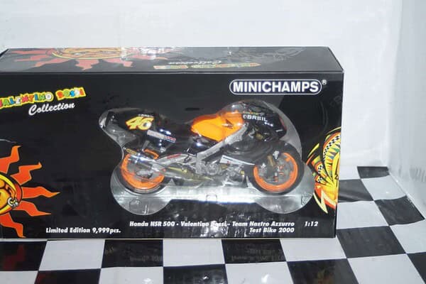 Minichamps honda nsr 500 rossi test bike 2000 1:12th 122 006186