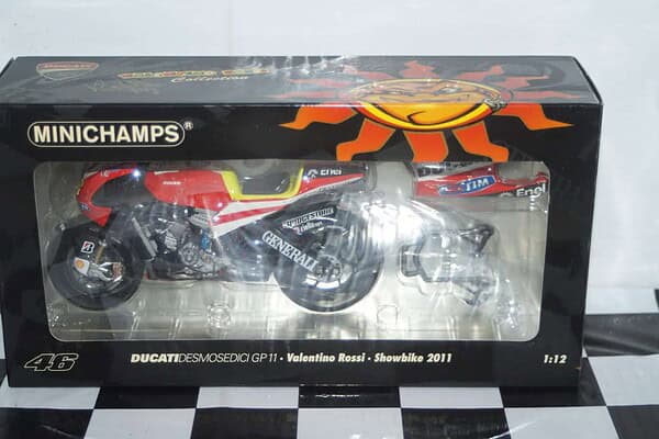 Minichamps ducati desmosedici showbike 2011,1:12th 122 100146