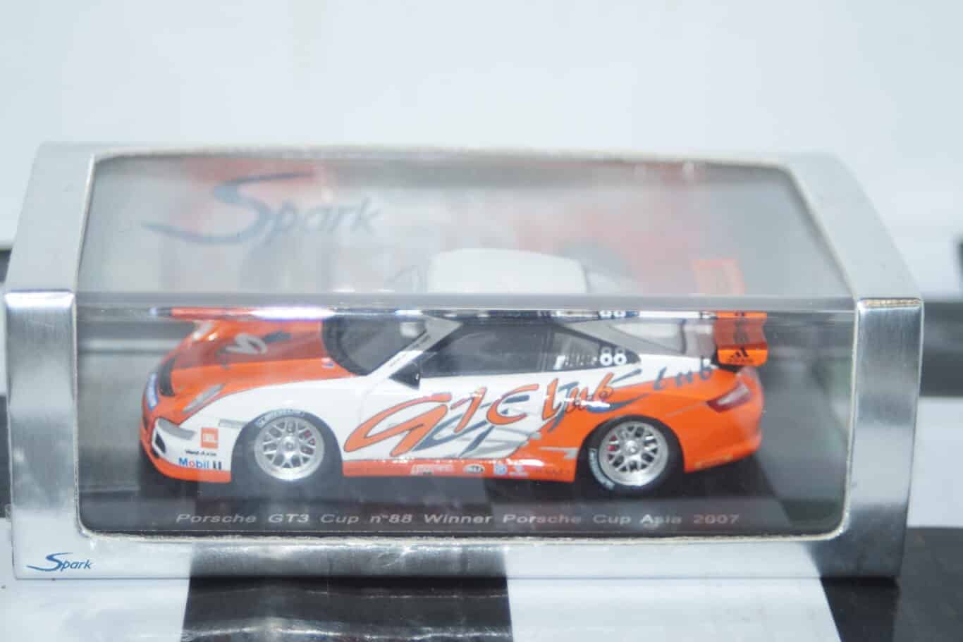 Spark porsche 911 gt3 cup no88 winner asia  1:43 resin s1906