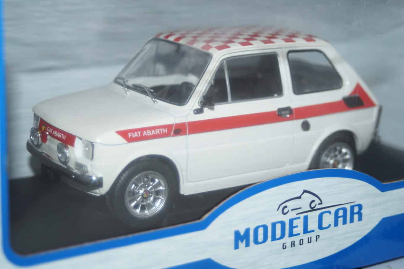 Model car group fiat 126  white mcg18325