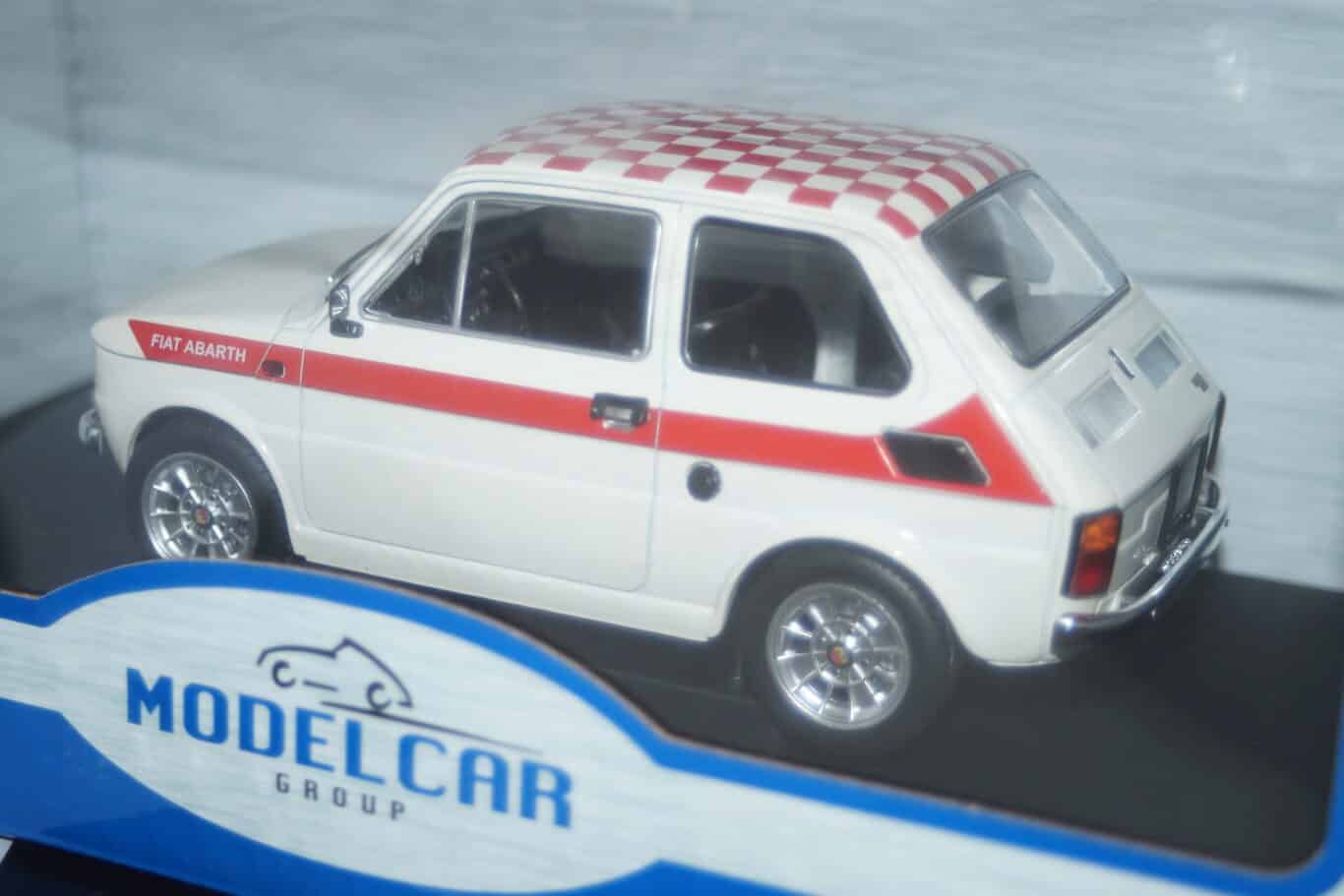 Model car group fiat 126  white mcg18325