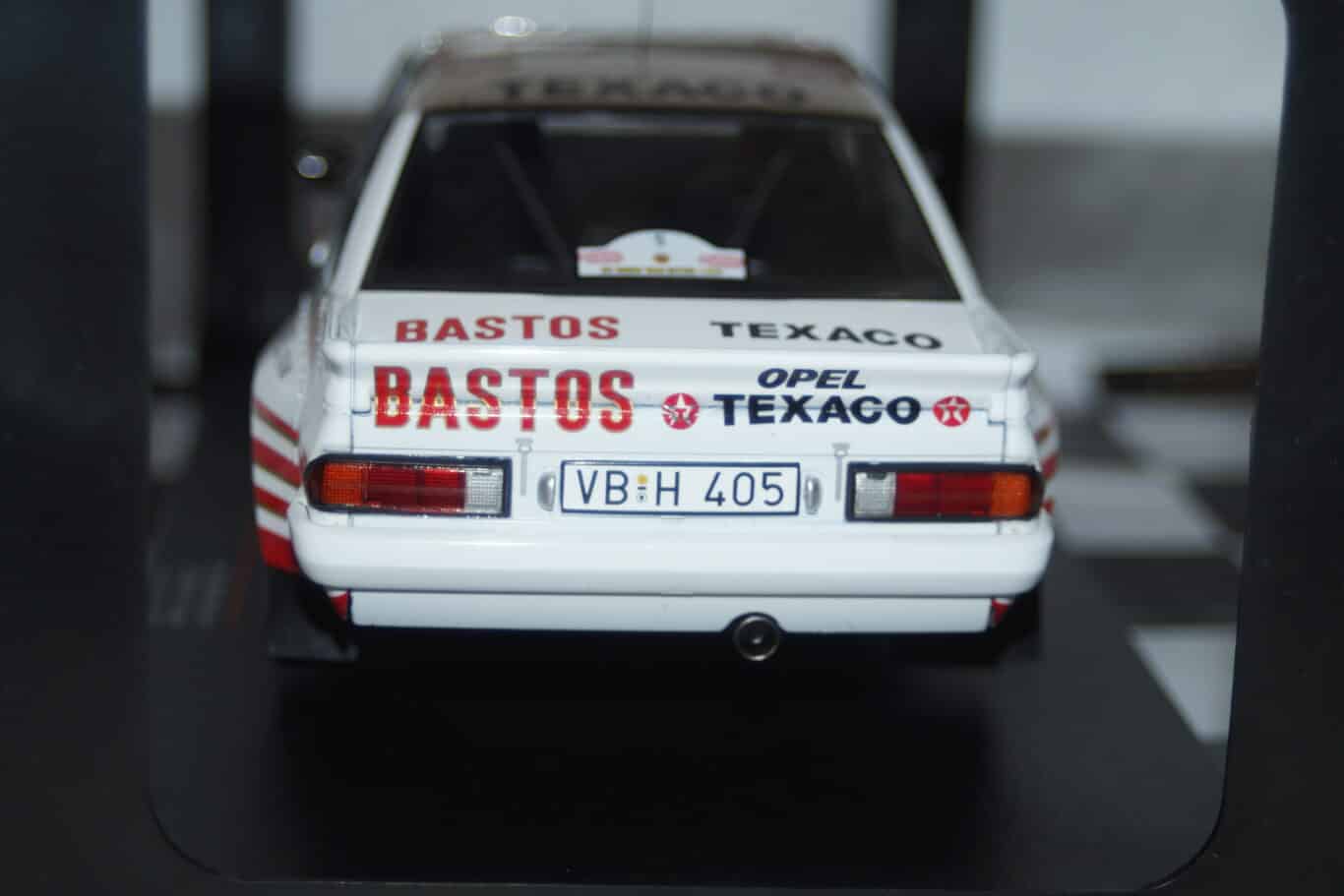 Ixo opel manta 400 rally ypres #5 1985 1:18 18rmc134.22