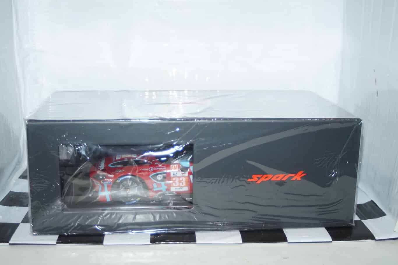 Spark aston martin vantage amr 24hr lemans 2022 18s820