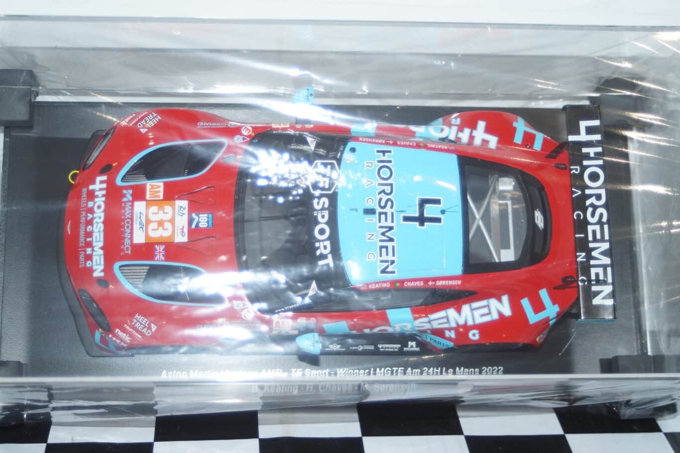 Spark aston martin vantage amr 24hr lemans 2022 18s820