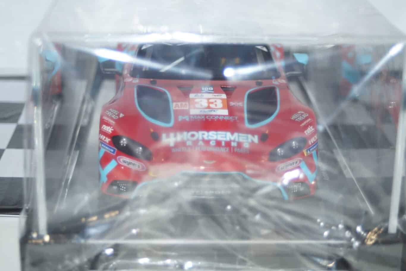 Spark aston martin vantage amr 24hr lemans 2022 18s820