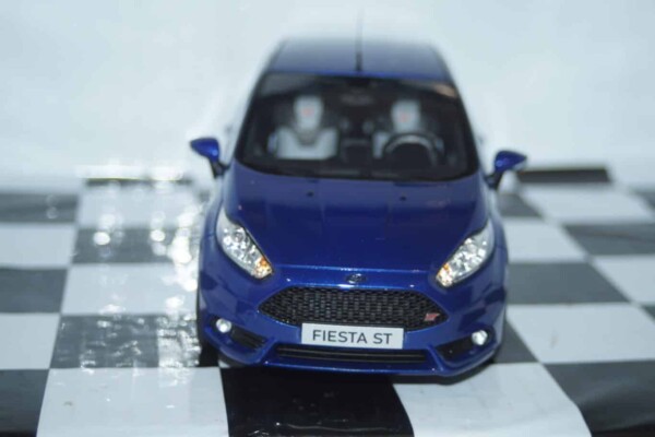 Otto ford fiesta mk7 st blue 2016 1:18 ot403