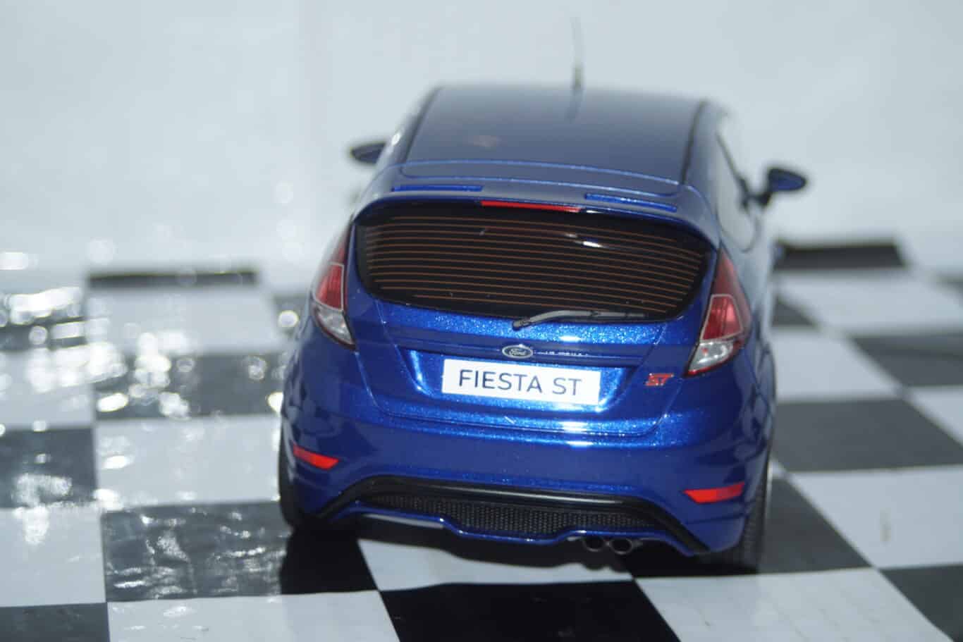 Otto ford fiesta mk7 st blue 2016 1:18 ot403