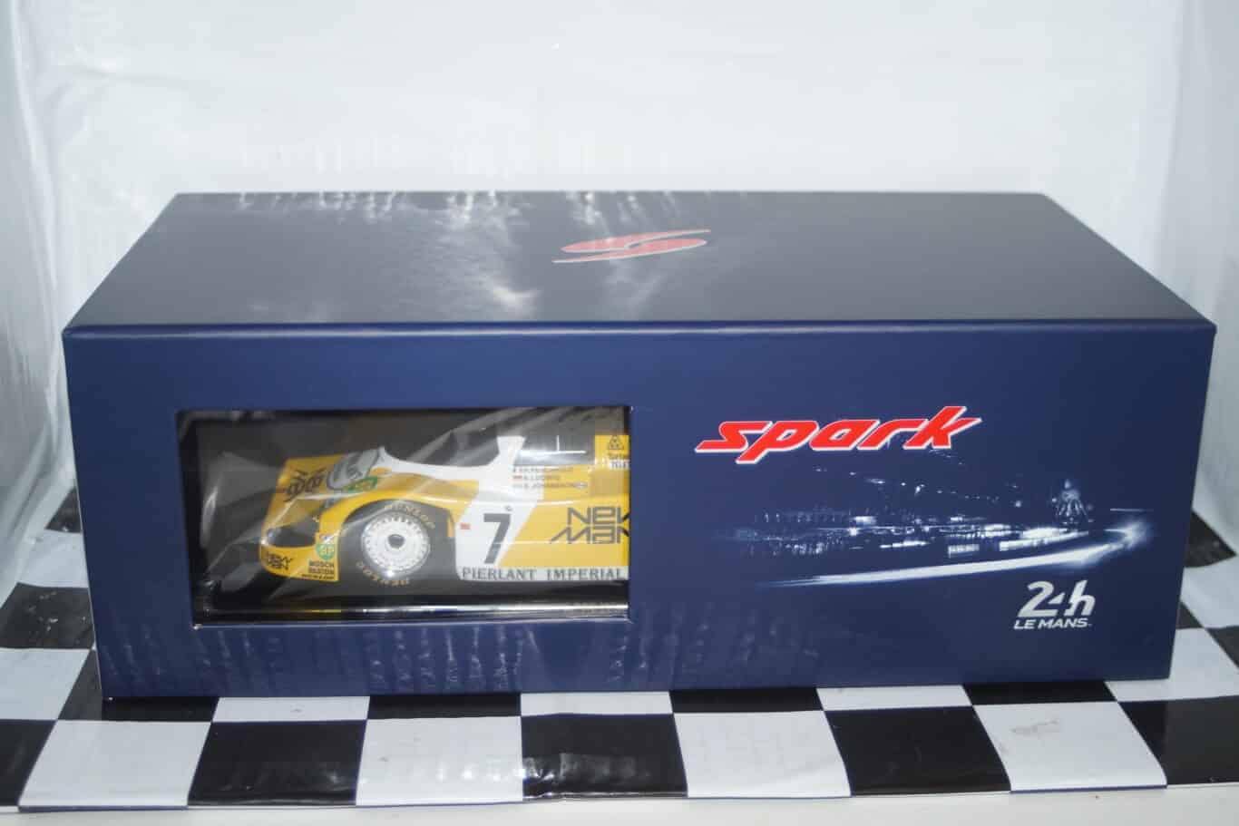Spark porsche 956 winner 24hr lemans 1984 18lm84
