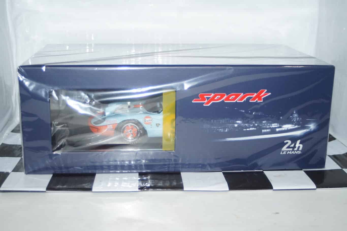 Spark ford gt 40 winner 24hr lemans 1968 18lm68