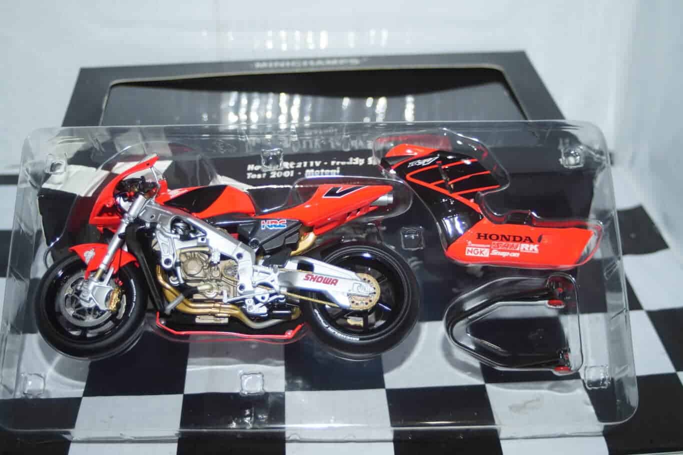 Minichamps honda rc211v summer test 2001 f.spencer 1:12th 122 017998